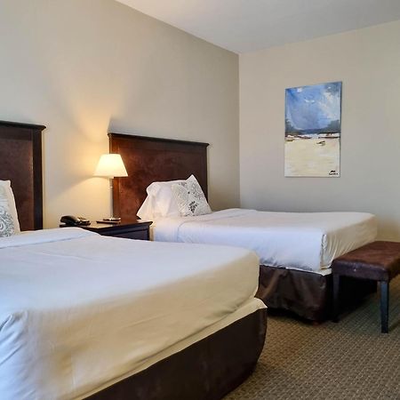 Howard Johnson Hotel & Convention Center Madariaga - 까릴로 외부 사진