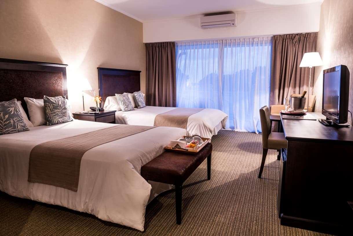Howard Johnson Hotel & Convention Center Madariaga - 까릴로 외부 사진