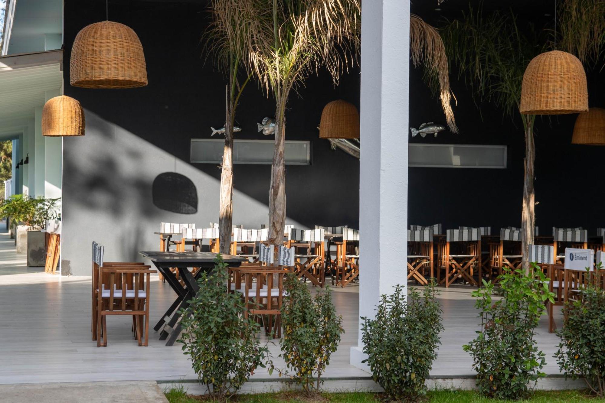 Howard Johnson Hotel & Convention Center Madariaga - 까릴로 외부 사진