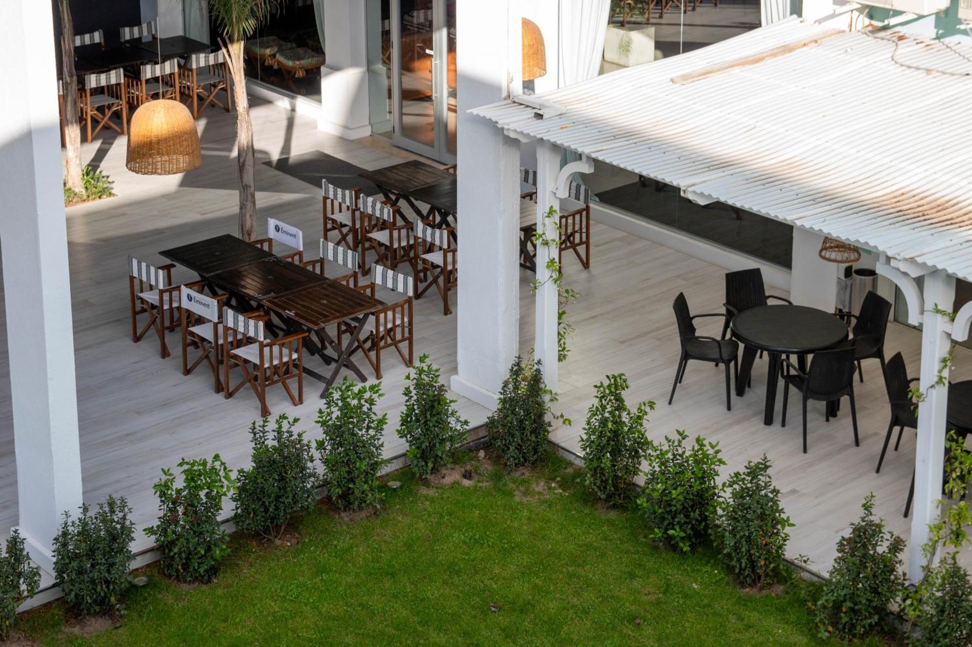 Howard Johnson Hotel & Convention Center Madariaga - 까릴로 외부 사진